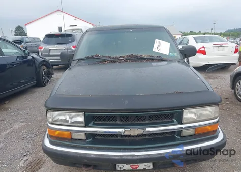 2002 Chevrolet S Truck S10 из США, поврежденный, VIN 1GCDT13W82K146488